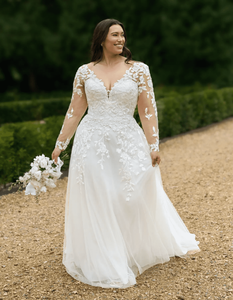 Elegant long sleeve wedding dress Annmarie by Anna Sorrano