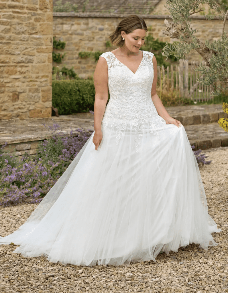 Narvi a fitted lace fit and flare wedding dress silhouette