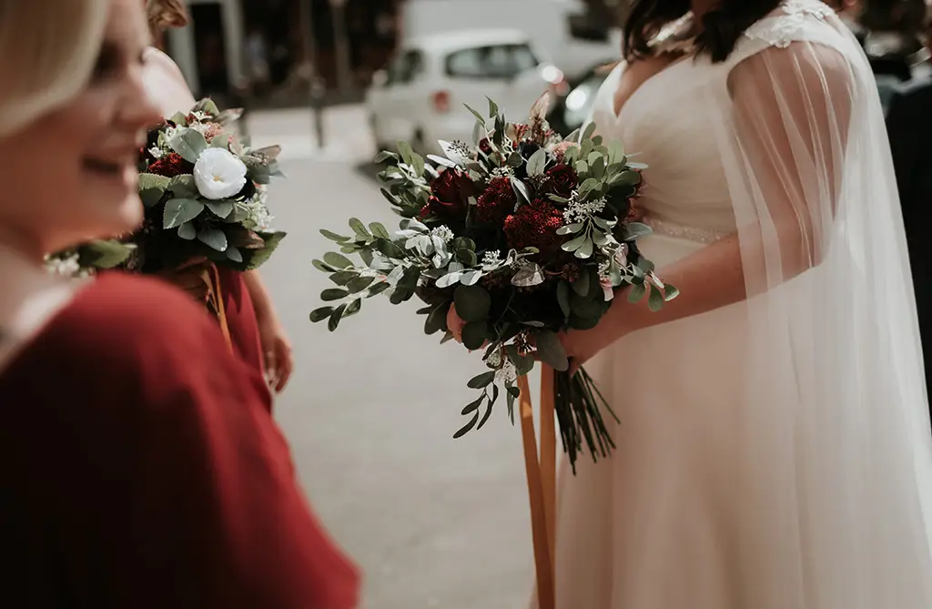 Colette and Craig’s bridal bouquets with seasonal wedding flowers