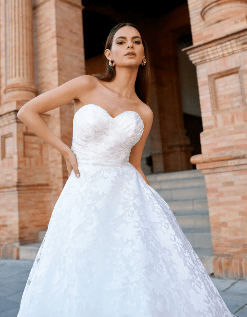 Detail of Yustina organza wedding dress