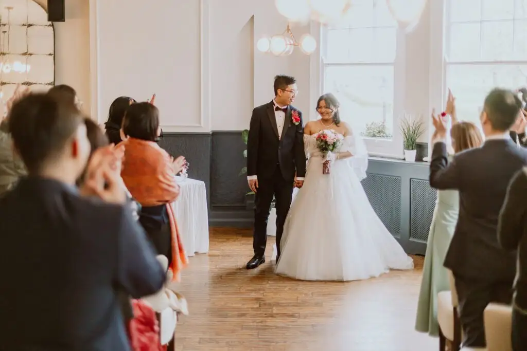 Small intimate guest list at a quick turnaround wedding