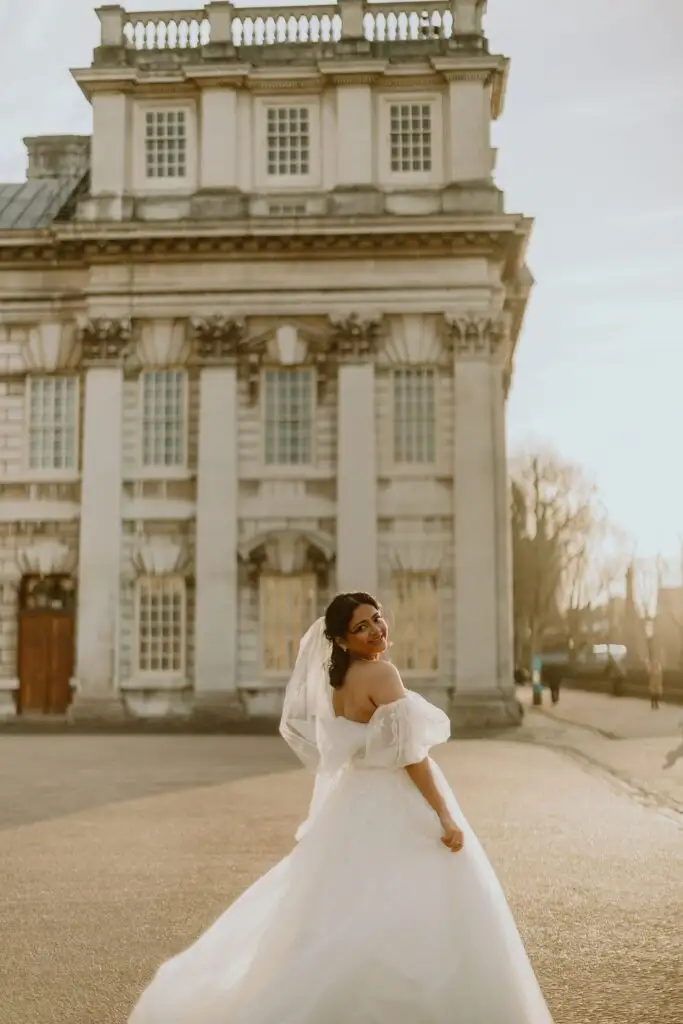 Bride visiting wed2b early in her wedding planning