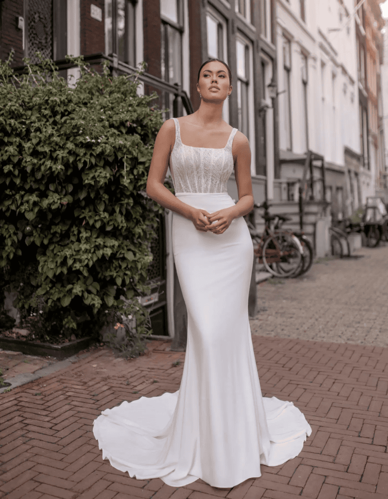 Sierah statement wedding dress by Miavalenca