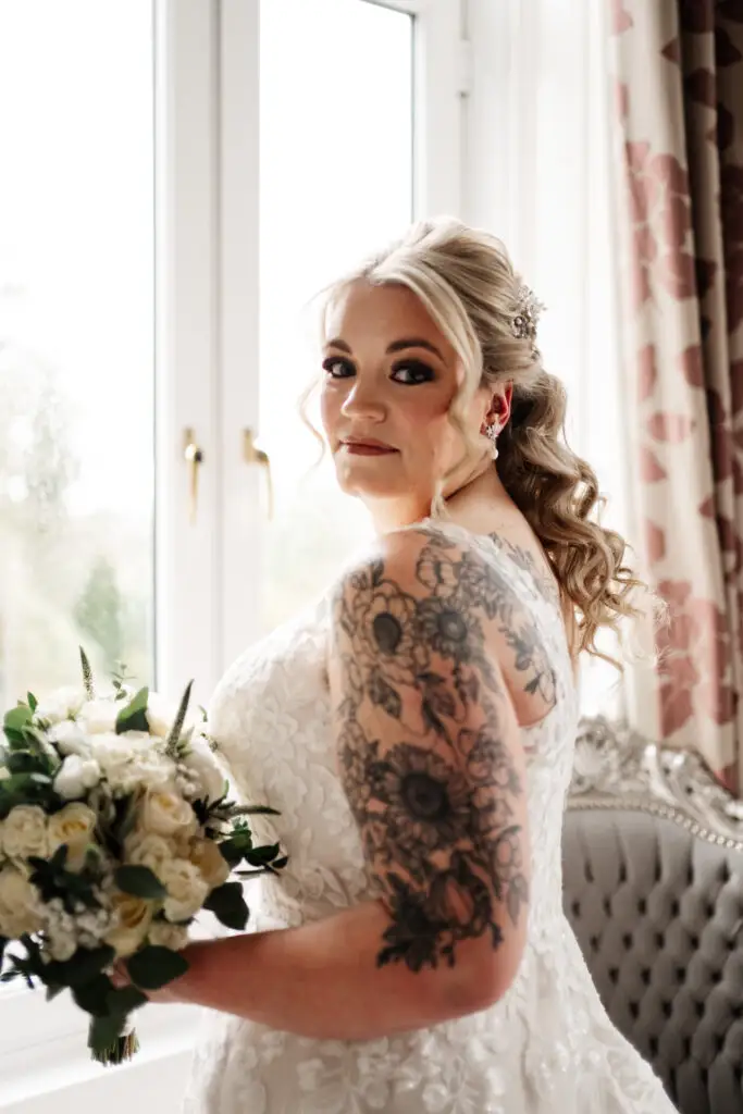 Jessica and Lee's classic monochrome wedding theme