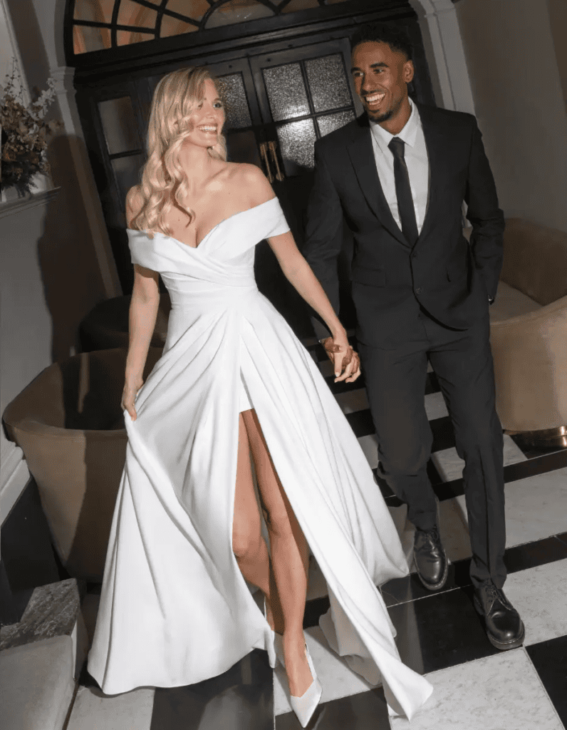 Morella wedding dress by Sofia Cruz for intimate weddings