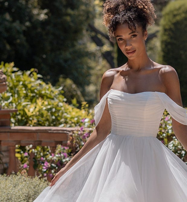 Wedding Dress Underskirts: Types, Benefits and How to Choose